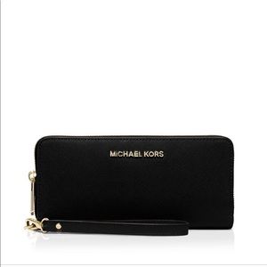 Michael Kors Jet Set Travel Continental Wallet